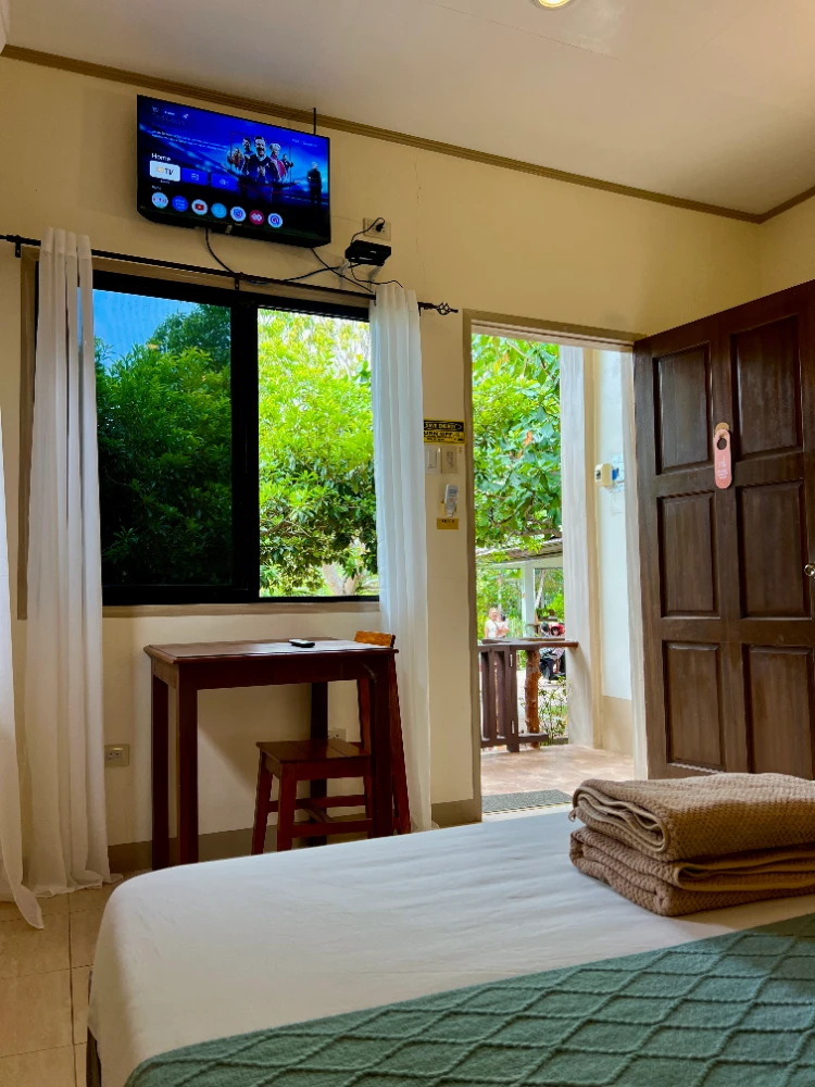 Duplex Queen Room - Door View Interior